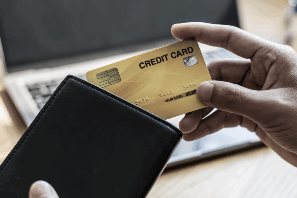 Best Credit Cards For Young Adults In Singapore (2025)